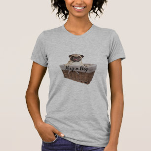 T-shirt étreinte fière de maman de carlin une conception