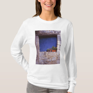 T-shirt Europe, France, Cereste. Une porte bleue ajoute de