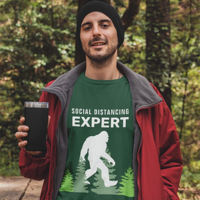 T-shirt Expert en Distances Sociales Sasquatch (Créateur téléchargé)