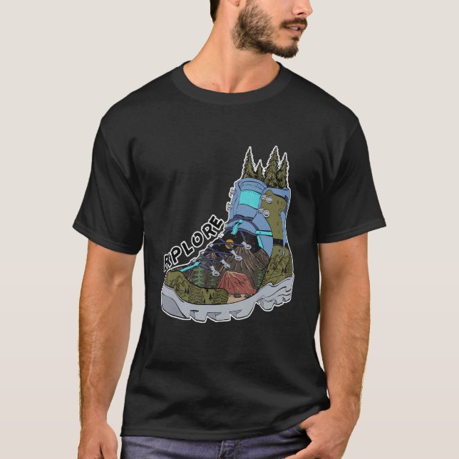 T-shirt Explorez Randonnée Boot Adventure Campfire Travele (Devant)
