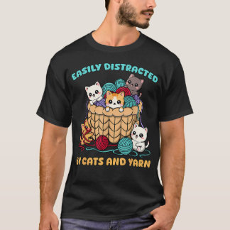 T-shirt Facilement Distrait Par Les Chats Et La Laine De C