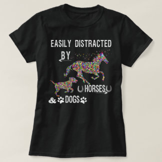 T-shirt Facilement Distrait Par Les Chiens Et Les Chevaux