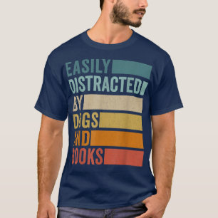 T-shirt Facilement Distrait Par Les Chiens Et Les Livres