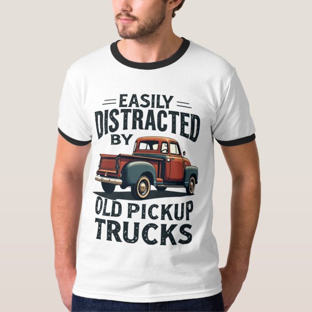 T-shirt Facilement distrait par les vieux camions de ramas (Devant)