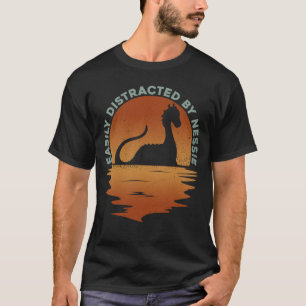 T-shirt Facilement Distrait Par Nessie - Nessie Loch Ness