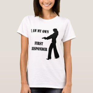 T-shirt Femelle avec l'arme à feu je suis mon propre
