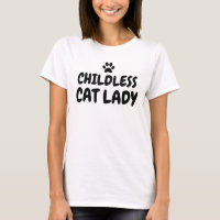 Femme au chat sans enfant