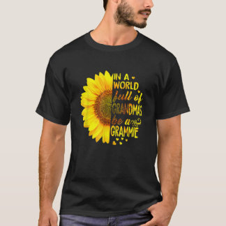 T-shirt Femme Dans un monde plein de grand-mas être Grammi