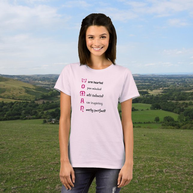 T-shirt FEMME inspirant la typographie du texte (Sample showing pale pink tshirt color option)