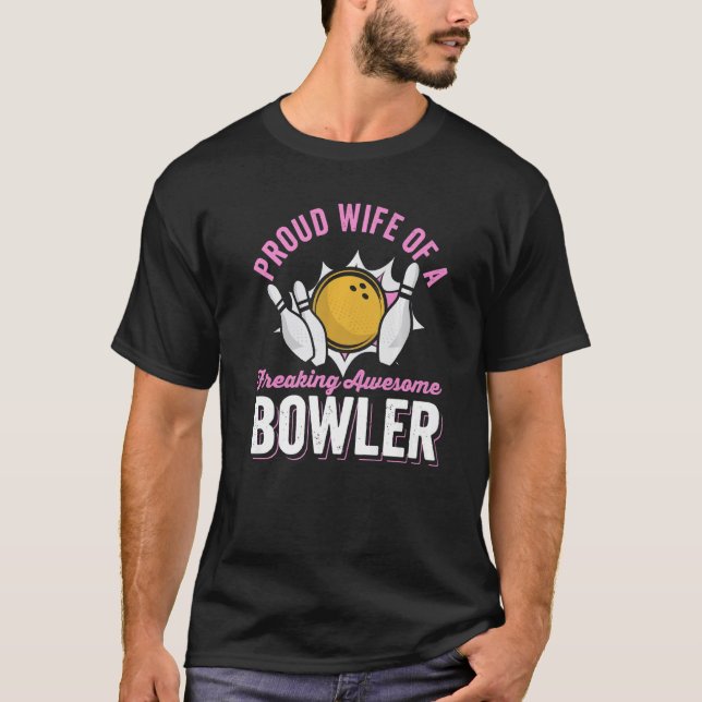 T-shirt Fier Épouse D'Un Bowler Merveilleux Frappe Wi-Fi (Devant)