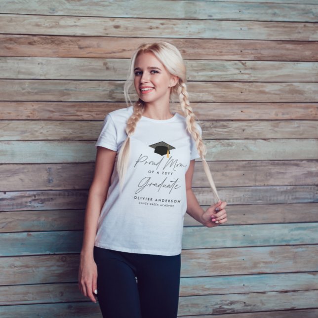 T-shirt Fier maman d'une classe de 20YY script de diplôme (Créateur téléchargé)