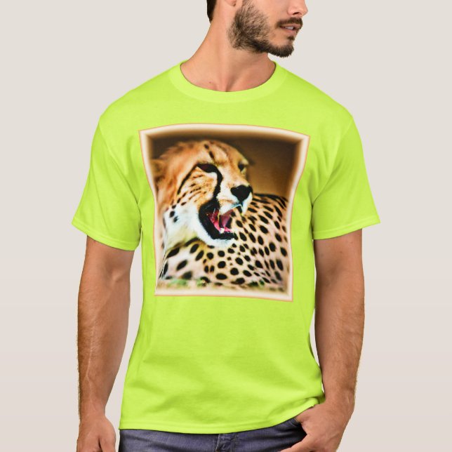T-shirt "Fierce and Fiery Cheetah Design". Commandez dès m (Devant)