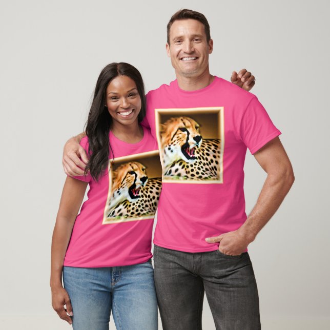 T-shirt "Fierce and Fiery Cheetah Design". Commandez dès m (Unisexe)