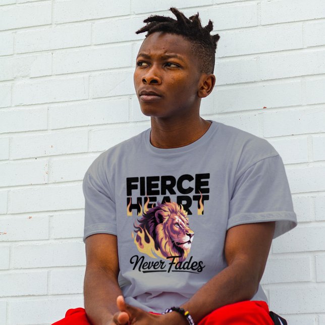 T-shirt Fierce Heart ne se dérobe jamais Lion Eyes Aventur (Créateur téléchargé)