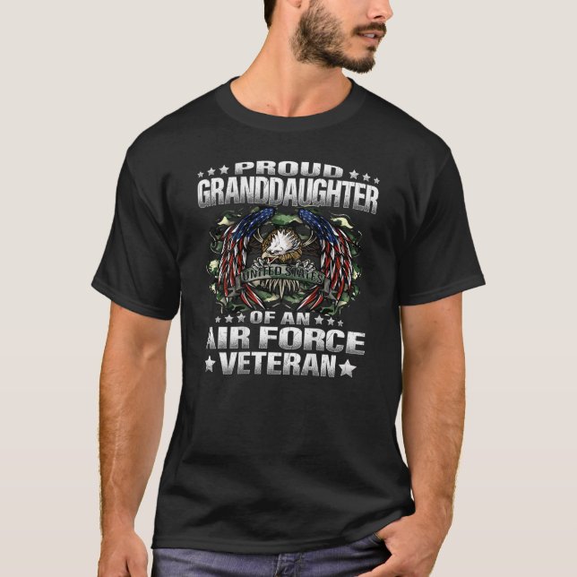 T-shirt Fière petite-fille d'un vétéran de la Force aérien (Devant)