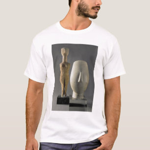 T-shirt (Figurine de Lto R) avec les bras croisés,