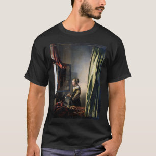 T-shirt Fille lisant une lettre à une fenêtre ouverte, V
