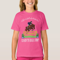 Fille SAUTANTE ANGLAISE ÉQUESTRE de CHEVAL ET de