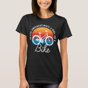 T-shirt Fille Sur Un Vélo Drôle Vélo Cycliste VTT
