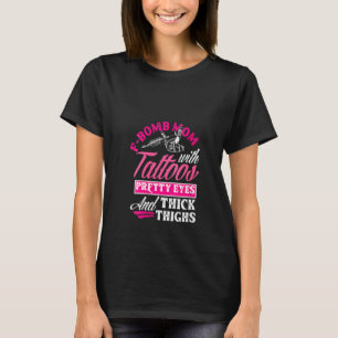 T-shirt Filles De Bombe Maman Avec Des Tatouages Jolies Ye