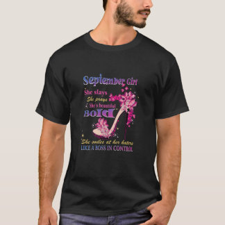 T-shirt Filles Septembre Fille Elle dit Elle prie Elle est