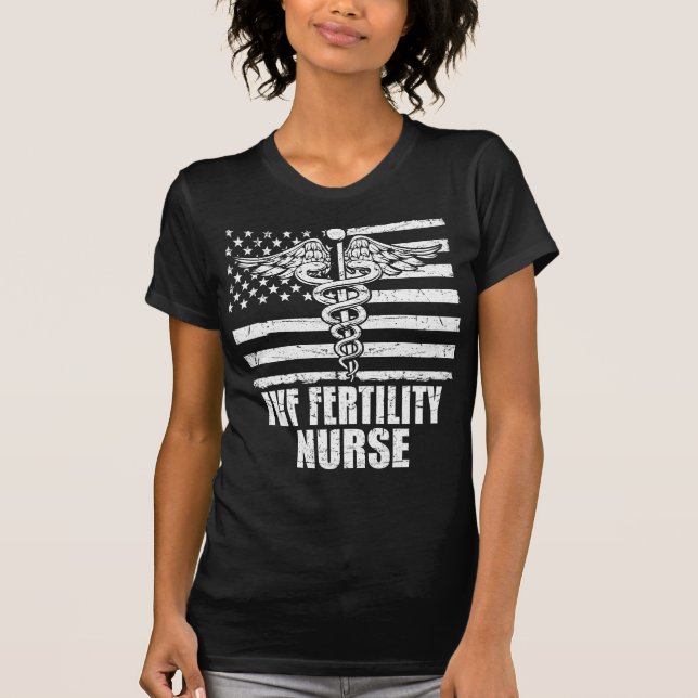 T-shirt FIV Fertility Nurse drapeau américain (Devant)