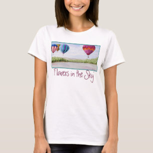 T-shirt "Fleurs dessus décontracté dans ciel"