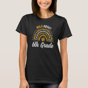 T-shirt Folle de l'enseignante de 6e année Arc-en-ciel 1