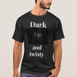 T-shirt foncé et tressé