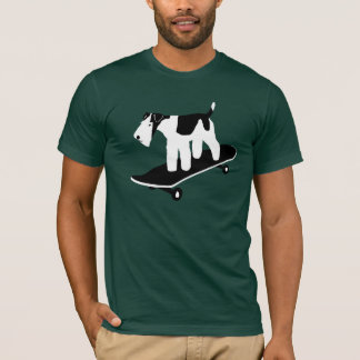 T-shirt Fox Terrier faisant de la planche à roulettes de