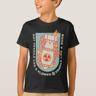 T-shirt Fragile Comme Une Fleur Mais Une Bombe Feministe 1