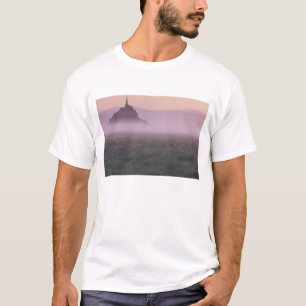 T-shirt FRANCE, Normandie Mont St Michel. Morning Mist