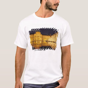 T-shirt France, Paris, Musée du Louvre la nuit.