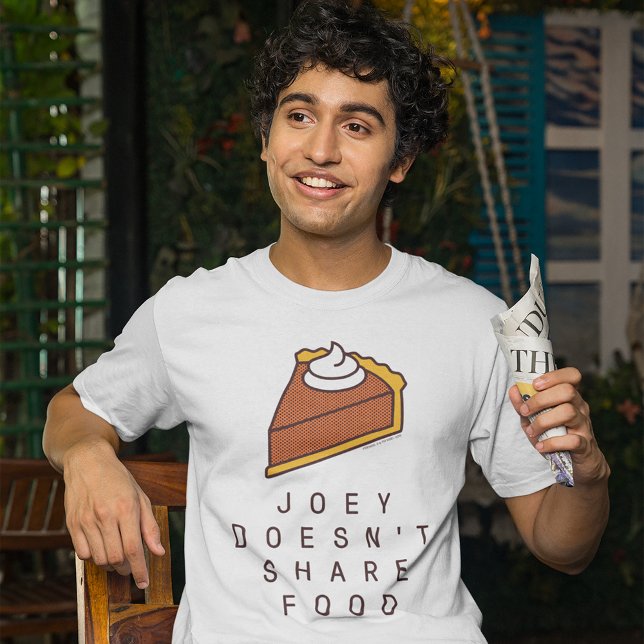 T-shirt FRIENDS™| Joey ne partage pas de nourriture (Person wearing shirt)