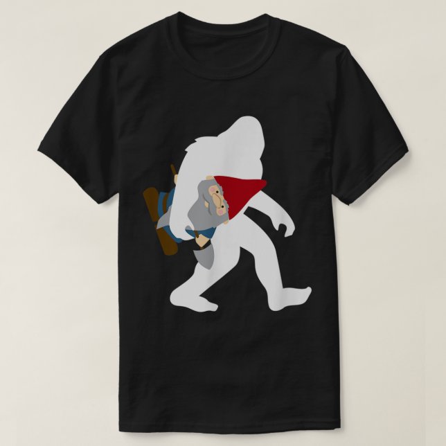 T-shirt Funny Bigfoot Carrying Gnome Design (Design devant)