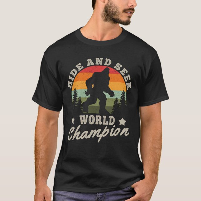 T-shirt Funny Bigfoot Sasquatch Cacher et chercher Champio (Devant)