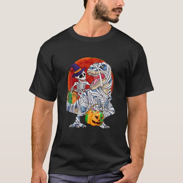 T-shirt Funny Halloween Skeleton Riding Mummy Dinosaur (Devant)