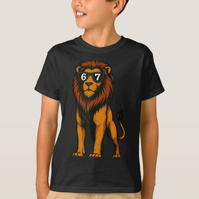 T-shirt Funny Lion Sungles 67 Six Seven Meme  (Devant)