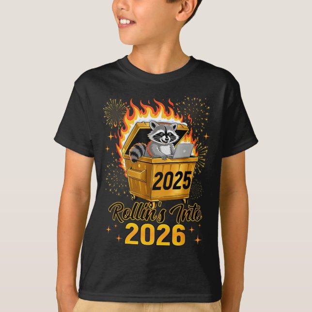 T-shirt Funny Raccoon Rollin's Into 2026 New Year Matching (Devant)