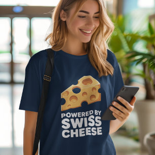T-Shirt für Frauen: Angetrieben von Schweizer Käse Tri-Blend Shirt