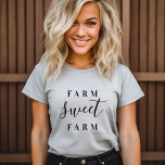T-Shirt für süße landwirtschaftliche Betriebe<br><div class="desc">Stilvoller Typografie "Farm Sweet Farm" T - Shirt für Babys,  Kinder und Erwachsene. Klicken Sie auf die Schaltfläche Anpassen,  um Ihren eigenen Text hinzuzufügen und aus allen unseren Kleidungsstilen auszuwählen,  um Ihr eigenes einzigartiges Design zu erstellen!</div>
