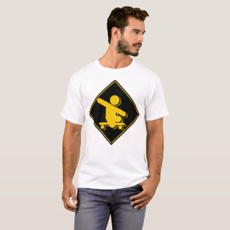 T-shirt Garçon sans croisement de planche à roulettes de