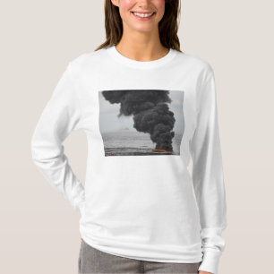 T-shirt Gathered a concentré des brûlures d'huile