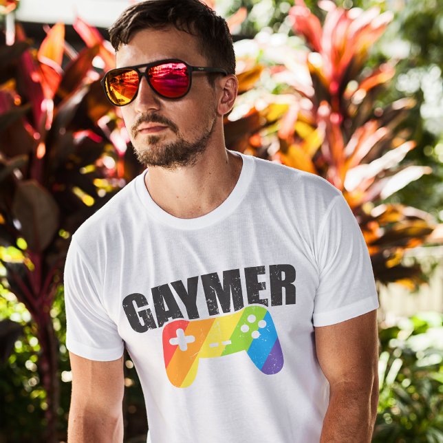 T-shirt Gaymer Cool LGBT (With some fancy word play the word “gaymer” presented in gay pride colors to help celebrate love.)