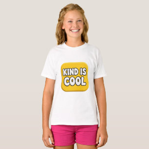 T-shirt Gentil Est Un Badge Jaune Cool