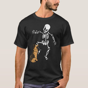 T-shirt German Shepherd Biting Skeleton