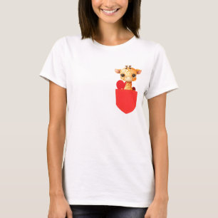 T-shirt Giraffe de bébé dans une poche rouge imprimée