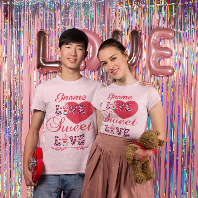 T-shirt Gnome Love Sweet Love Valentines Unisex (Gnome Love Sweet Love Valentines Unisex T-Shirt)