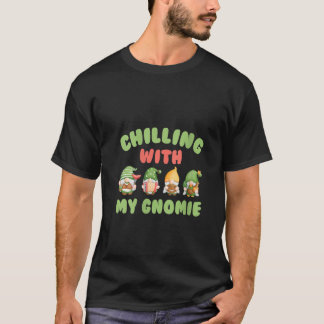 T-shirt Gnomes Féminins Se Détendant Avec Mes Gnomies Bièr