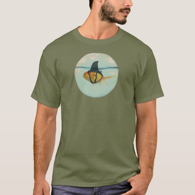 T-shirt Goldfish with a Shark Fin (Devant)